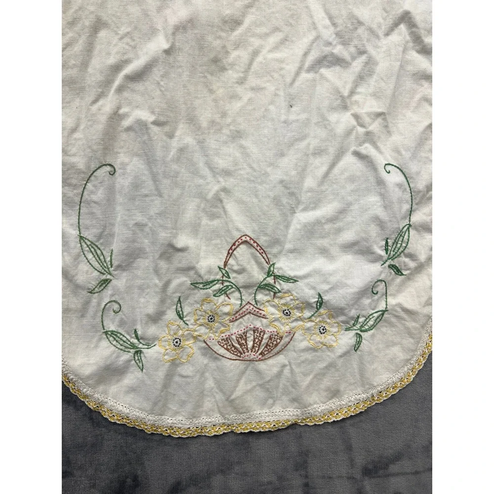 Unbranded Table Runner Unisex 34x15 Off-White Vintage Hand Embroidered Floral